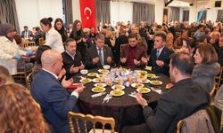 Tepebaşı Belediye Başkanı Ataç, muhtarlarla iftarda bir araya geldi