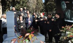 Türk Halk Müziği sanatçısı Emre Saltık kabri başında anıldı