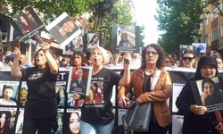 Yargıtay cezayı bozmuştu... Çorlu Tren faciasında oğlunu kaybeden anne Mısra Öz 'kamu görevlisine hakaret' davasında beraat etti