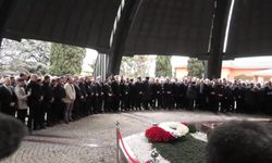 8'inci Cumhurbaşkanı Turgut Özal, vefatının 33'üncü yılında kabri başında anıldı