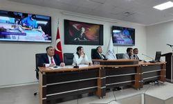 Adıyaman Belediye Meclisi'nde şeffaflık ve katılımcılık örneği... Belediye Başkanı Tutdere, kapıları esnafa açtı