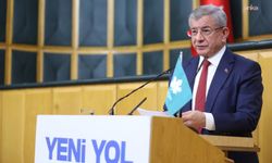 Ahmet Davutoğlu'ndan Sumud Filosu'na müdahale tepkisi: 'Soykırım ve savaş suçları tescillenmiş bu korsanlık çetesinden hesap sorulmalıdır'