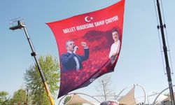 AK Parti'nin yüzde 47 oy aldığı Sakarya'da miting meydanını dolduran binlerce yurttaşa seslenen Özgür Özel: 'Sakarya, bundan sonra milletin kalesidir'