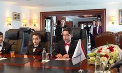 Ankara Büyükşehir Belediye Başkanı Mansur Yavaş, koltuğunu çocuklara devretti