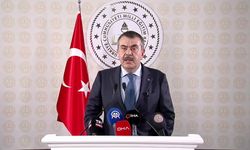 Bakan Tekin, okullarda alınacak önlemleri açıkladı: Siber devriye faaliyetlerine ağırlık verilecek, yapay zeka destekli erken uyarı sistemi oluşturulacak, velilere yönelik destek hattı devreye alınacak