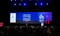 Bakan Yardımcısı Sayan, Akıllı Ulaşım Zirvesi'nde Ekrem İmamoğlu'nun mektubunun okunmasını 'siyasi' buldu