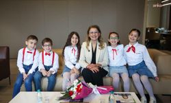 Bakırköy'de 23 Nisan coşkusu... Belediye başkanlığı koltuğu çocukların oldu