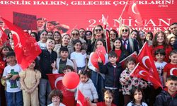 Bakırköy'de 'Milli Egemenlik Yürüyüşü' düzenlendi... Hep bir ağızdan 'Andımız' okundu