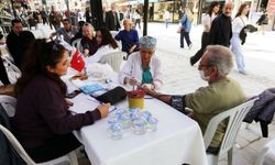 Bayraklı'da Sağlık Haftası'nda sağlık hizmeti vatandaşla buluştu