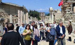 Bornova Muhtarlar Akademisi'nden anlamlı final