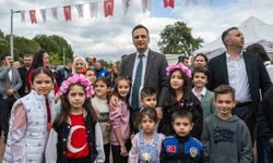 Bornova'da 23 Nisan'da gökyüzü çocukların oldu