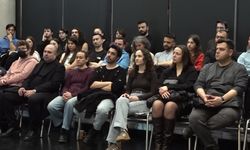 Bornova'da Dünya Tiyatro Günü'nde 'Tiyatronun Uzun Serüveni' söyleşisi düzenlendi