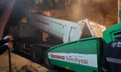 Bornova'da gece çalışanlara baklavalı destek