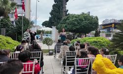 Bornova'da Kütüphane Haftası coşkusu: Çocuklar öğreniyor, kent kitapla buluşuyor