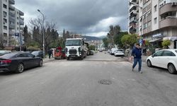 Bornova'da Zafer Caddesi'nde yenileme çalışmaları sürüyor