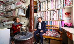 Burdur Belediye Başkanı Ercengiz'den yorgancılık yapan Münevver Muslu'ya ziyaret