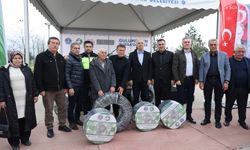 Bursa Büyükşehir Belediyesi'nden çiftçiye hibeli damla sulama borusu ve sıvı gübre desteği