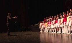 Bursa Çocuk Senfoni Orkestrası ve çocuk korolarından 'Çocuk Şenliği' konseri