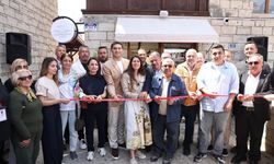 Çeşme Kitap Kafe, Alaçatı Ot Festivali kapsamında hizmete açıldı