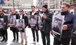 CHP, çocuk ölümlerini İstanbul İl Milli Eğitim Müdürlüğü önünde protesto etti: 'Çocukları korumak bir tercih değil, devletin asli görevidir'