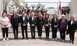 CHP heyeti Kahramanmaraş'taki okul saldırısında hayatını kaybedenlerin aileleriyle görüştü... CHP'li Asu Kaya: 'Aileler çocuklarının şehit sayılmasını ve isimlerinin yaşatılmasını istiyor'