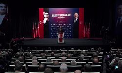 CHP'nin Belediye Başkanları Buluşması... İmamoğlu: 'Milletin iktidarını engellemeye çalışanlara teslim olmayacağız'