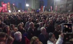 CHP'nin 'Millet İradesine Sahip Çıkıyor' mitingi Ataşehir'de... Özgür Özel'den Adalet Bakanı Gürlek'e: 'Beş gazeteciye aynı anda Onursal hakkında yalan ifadeler yolladınız, kayıtları elimizde'