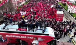 CHP'nin 'Millet İradesine Sahip Çıkıyor Mitingi' Kütahya'da... Özgür Özel: 'Kütahya'dan kepçeyle almışlar, kaşığın yarısıyla vermişler'