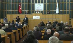 DEM Parti Grup Toplantısı... Tuncer Bakırhan: 'Soruşturma açılan her iki belediyeden biri AK Partili ise niye kayyum ve görevden uzaklaştırma DEM Partili ve CHP'li belediyelerine uygulanıyor?'