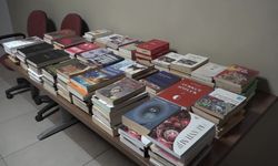 Depremde hayatını kaybeden öğrenci İbrahim Eren Şahin'in adı Beydağı Anadolu Lisesi'nde kütüphanede yaşatılıyor