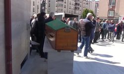 Edirne'de 5. kattan düşerek hayatını kaybeden 11 yaşındaki Ateş son yolculuğuna uğurlandı