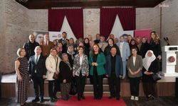 'Efsanelerle İpek' sergisi, Afyonkarahisar'da sanatseverlerle buluştu