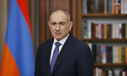 Ermenistan Başbakanı Paşinyan, Erivan'da Türk bayrağının yakılmasını kınadı