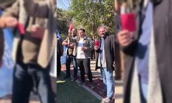 Esenyurt'ta park içine yapılmak istenen bina için kayyum Can Aksoy'a 'kırmızı kart' protestosu