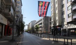 Eskişehir Büyükşehir Belediyesi, Balıkesir karşılaşması öncesi kenti Eskişehirspor bayraklarıyla donattı