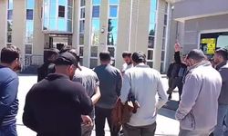 Gaziantep'te Flament Tekstil işçileri fabrika önünde protesto başlattı