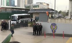 Gözaltına alınan Mustafa Bozbey'in de aralarında bulunduğu 57 kişi sağlık kontrolü için Bursa Şehir Hastanesi'ne götürüldü