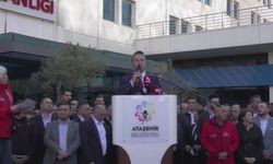 Gözaltındaki Onursal Adıgüzel'den Ataşehir Belediyesi önündeki eyleme katılanlara mesaj: 'Bu kentin tek kuruşuna göz dikenler bizim kapımızdan geçemez'