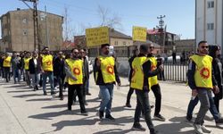 Hakkari'de eğitimde şiddete karşı 'Yaşam zinciri' eylemi yapıldı