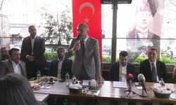 Hüseyin Can Güner, Bahçelievler esnafıyla bir araya geldi: 'Bu buluşmaların artarak devam etmesini diliyorum'