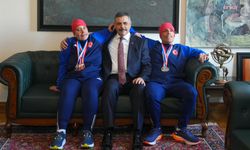 İçişleri Bakanı Çiftçi, otizmli milli kayakçılar ile bir araya geldi