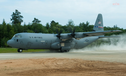 İran, ABD'ye ait iki C-130 ve iki Black Hawk helikopterini vurduğunu öne sürdü