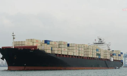 İran, Hürmüz Boğazı yakınlarında iki yük gemisine el koydu