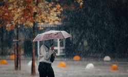 İstanbul Valiliği: İlimizin salı akşam saatlerinden itibaren yağışlı sistemin etkisi altına girmesi, yağışın çarşamba günü yer yer kuvvetli olması beklenmektedir