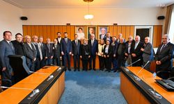 İYİ Parti Genel Başkanı Dervişoğlu, teşkilat temsilcileri ve Koyulhisar Belediye Başkanı Karakullukçu ile biraraya geldi