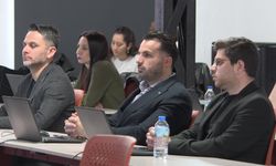 İzmir Büyükşehir'den yöneticilere yapay zeka ile dijital dönüşüm eğitimi