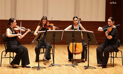 İzmir Oda Orkestrası yine ayakta alkışlandı