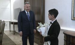 İzmir Valisi Elban makamını 23 Nisan'da Can Özcan'a devretti... Özcan: 'Her çocuğun güvenle yaşadığı bir gelecek hayal ediyoruz'