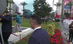 İzmir'de 23 Nisan coşkusu: Cumhuriyet Meydanı'nda tören düzenlendi