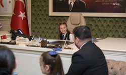 Kahramankazan Belediye Başkanı Çırpanoğlu, 23 Nisan'da koltuğunu ilkokul öğrencilerine bıraktı